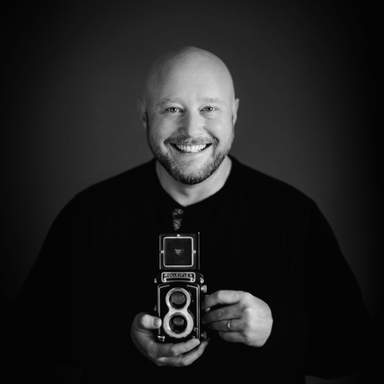 black & white portrait of Scott Dinerman, Creative Director and Content Strategist