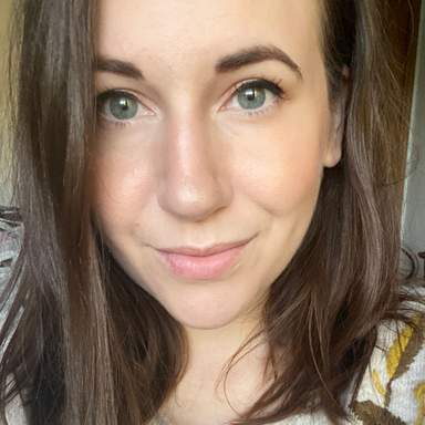 Close up portrait of Karen Gilpatrick with a friendly expression.